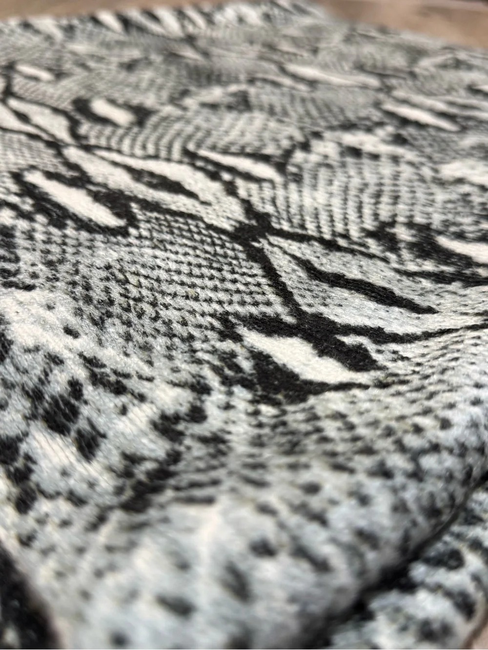 Michael Kors Animal Print Infinity Scarf Gray Black Oversized Knit Wrap